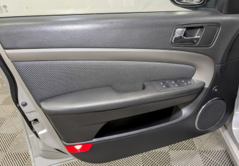 Подержанный автомобиль Chevrolet Epica 2011 года (19 фото)