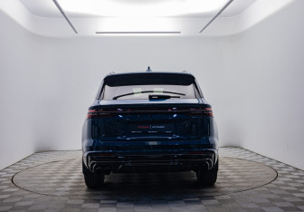 Подержанный автомобиль Geely Monjaro 2023 года (6 фото)