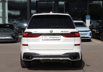 Подержанный автомобиль BMW X7 2020 года (6 фото)
