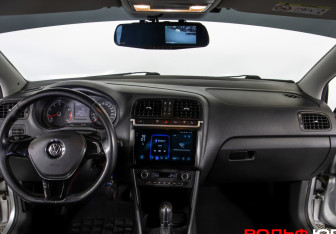 Подержанный автомобиль Volkswagen Polo Sedan 2017 года (10 фото)