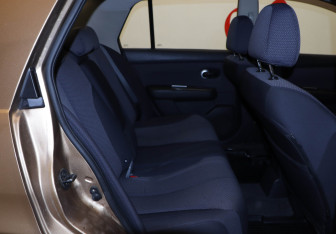 Подержанный автомобиль Nissan Tiida Sedan 2008 года (14 фото)