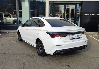 Подержанный автомобиль Omoda S5 2024 года (7 фото)