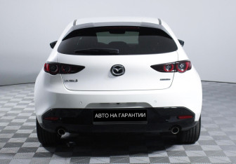 Подержанный автомобиль Mazda 3 Hatchback 2019 года (4 фото)