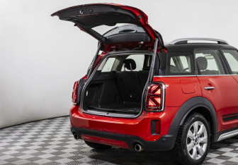 Подержанный автомобиль MINI Countryman 2022 года (17 фото)