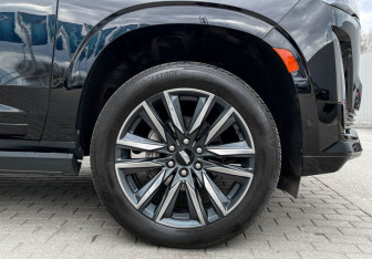 Подержанный автомобиль Cadillac Escalade Suv 2022 года (32 фото)
