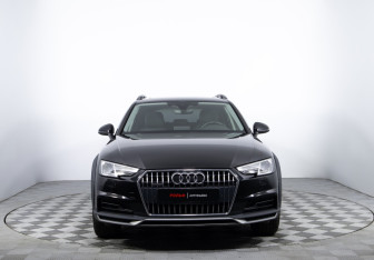 Подержанный автомобиль Audi A4 allroad 2019 года (2 фото)