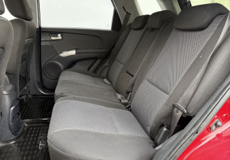 Подержанный автомобиль Kia Sportage 2008 года (11 фото)
