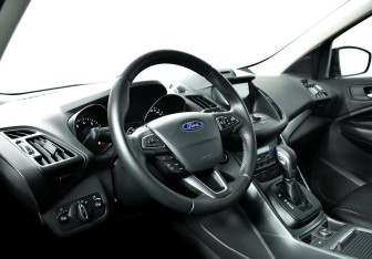 Подержанный автомобиль Ford Kuga 2019 года (10 фото)