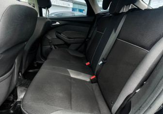 Подержанный автомобиль Ford Focus Hatchback 2013 года (10 фото)