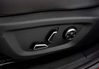 Подержанный автомобиль Changan UNI-V 2023 года (23 фото)