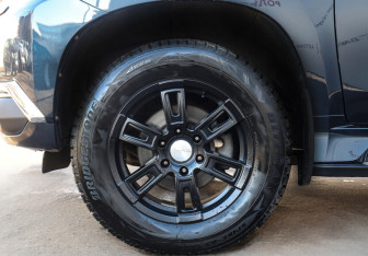 Подержанный автомобиль Mitsubishi Pajero Sport 2019 года (27 фото)