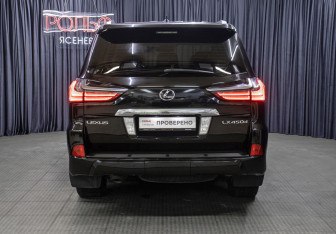 Подержанный автомобиль Lexus LX 2016 года (6 фото)