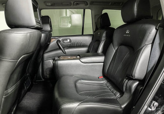 Подержанный автомобиль Infiniti QX80 2014 года (10 фото)