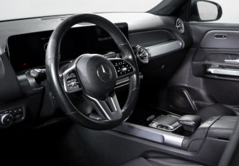 Подержанный автомобиль Mercedes-Benz GLB 2020 года (14 фото)