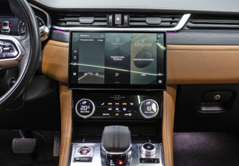 Подержанный автомобиль Jaguar F-Pace 2021 года (15 фото)