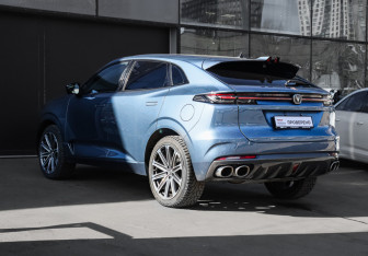 Подержанный автомобиль Changan UNI-K 2023 года (6 фото)