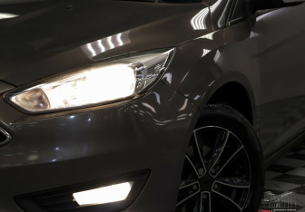 Подержанный автомобиль Ford Focus Wagon 2015 года (7 фото)