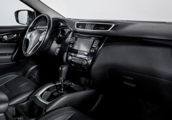 Подержанный автомобиль Nissan Qashqai 2014 года (9 фото)