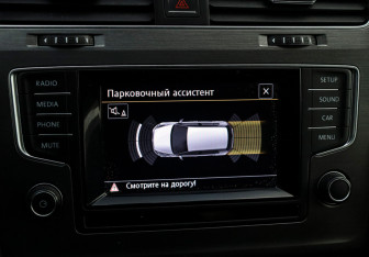 Подержанный автомобиль Volkswagen Golf Hatchback 2013 года (12 фото)