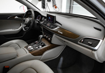 Подержанный автомобиль Audi A6 Wagon 2016 года (30 фото)