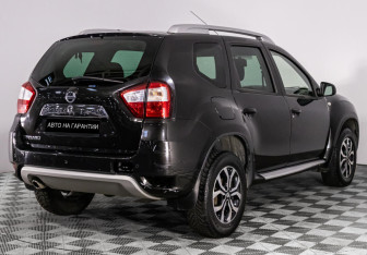 Подержанный автомобиль Nissan Terrano 2016 года (3 фото)