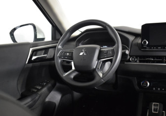 Новый Mitsubishi Outlander 2023 (46 фото)