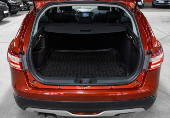 Подержанный автомобиль LADA (ВАЗ) Vesta Wagon 2018 года (10 фото)