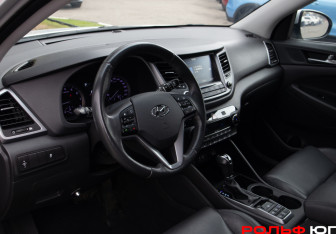 Подержанный автомобиль Hyundai Tucson 2016 года (10 фото)