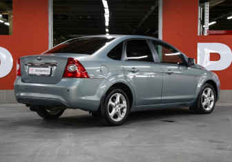 Подержанный автомобиль Ford Focus Sedan 2009 года (5 фото)