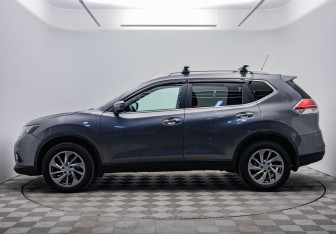 Подержанный автомобиль Nissan X-Trail 2015 года (2 фото)