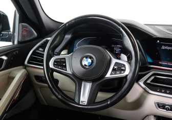 Подержанный автомобиль BMW X6 2021 года (12 фото)