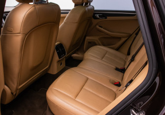 Подержанный автомобиль Porsche Macan 2018 года (11 фото)