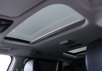 Подержанный автомобиль Kia Carnival 2021 года (28 фото)