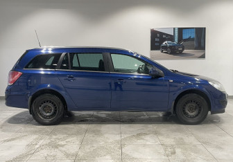 Подержанный автомобиль Opel Astra Wagon 2011 года (4 фото)