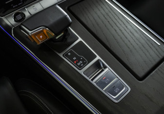 Подержанный автомобиль Audi A6 Sedan 2025 года (17 фото)