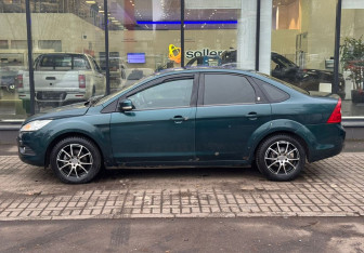 Подержанный автомобиль Ford Focus Sedan 2008 года (5 фото)