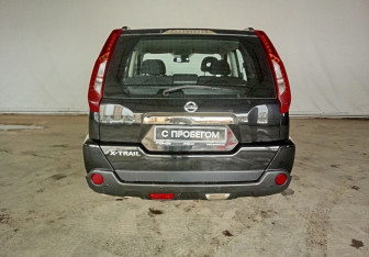 Подержанный автомобиль Nissan X-Trail 2012 года (6 фото)