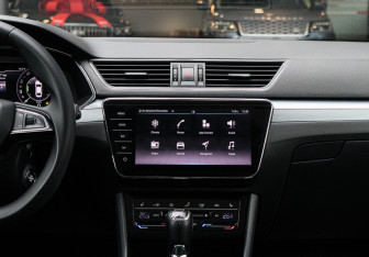 Подержанный автомобиль Skoda Superb Liftback 2020 года (12 фото)