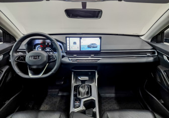 Подержанный автомобиль Geely Emgrand 2024 года (13 фото)