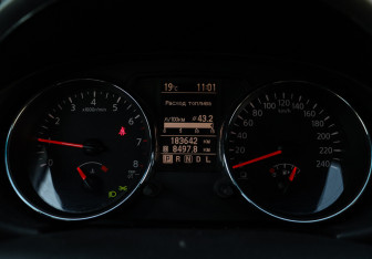 Подержанный автомобиль Nissan Qashqai 2013 года (17 фото)