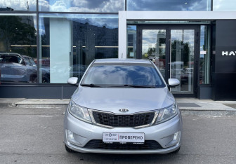 Подержанный автомобиль Kia Rio Hatchback 2012 года (2 фото)