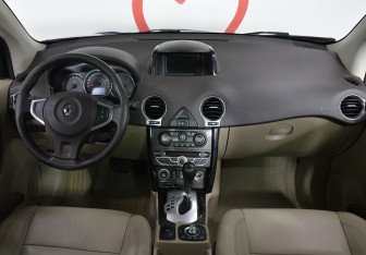 Подержанный автомобиль Renault Koleos 2012 года (9 фото)