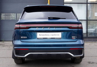 Подержанный автомобиль Geely Monjaro 2023 года (6 фото)