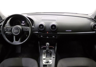 Подержанный автомобиль Audi A3 Sedan 2018 года (15 фото)