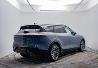 Подержанный автомобиль Voyah Free 2022 года (5 фото)