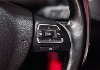 Подержанный автомобиль Volkswagen Tiguan 2012 года (15 фото)