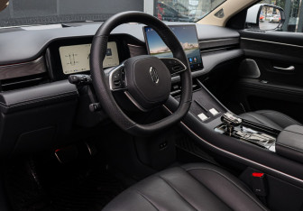 Подержанный автомобиль AITO M7 2023 года (17 фото)