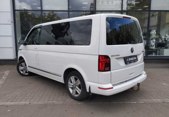 Подержанный автомобиль Volkswagen Multivan 2020 года (6 фото)