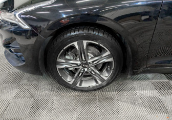 Подержанный автомобиль Kia K5 2020 года (18 фото)