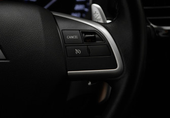 Подержанный автомобиль Mitsubishi Outlander 2014 года (17 фото)